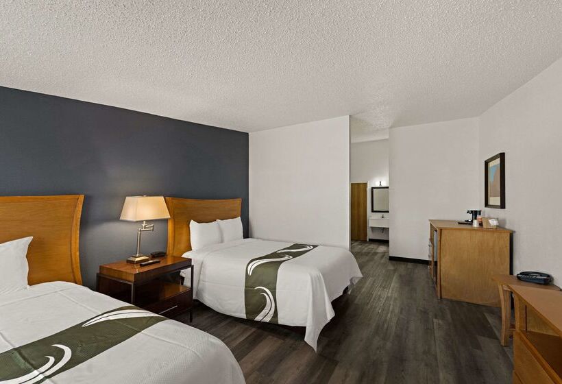 هتل Quality Inn & Suites Near I480 And I29