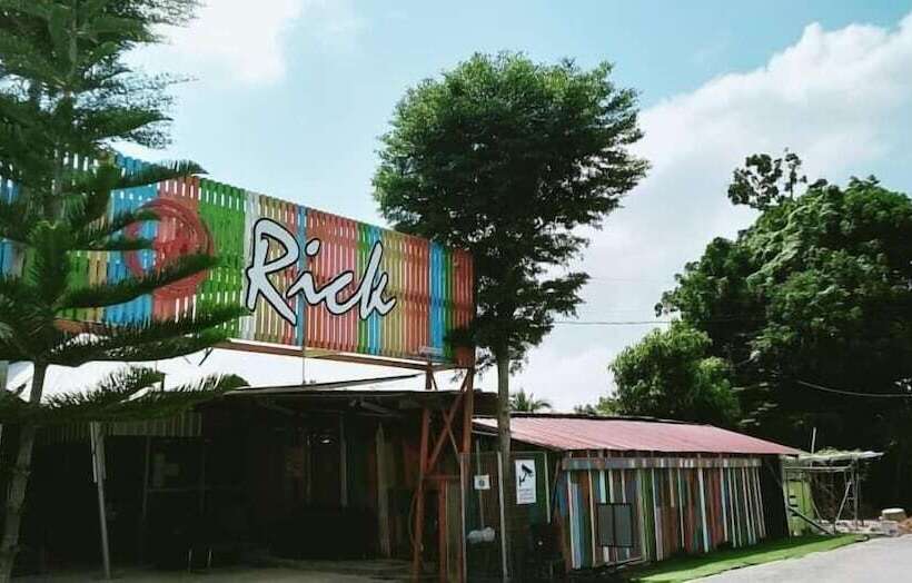 هتل Rick Resort Teluk Intan