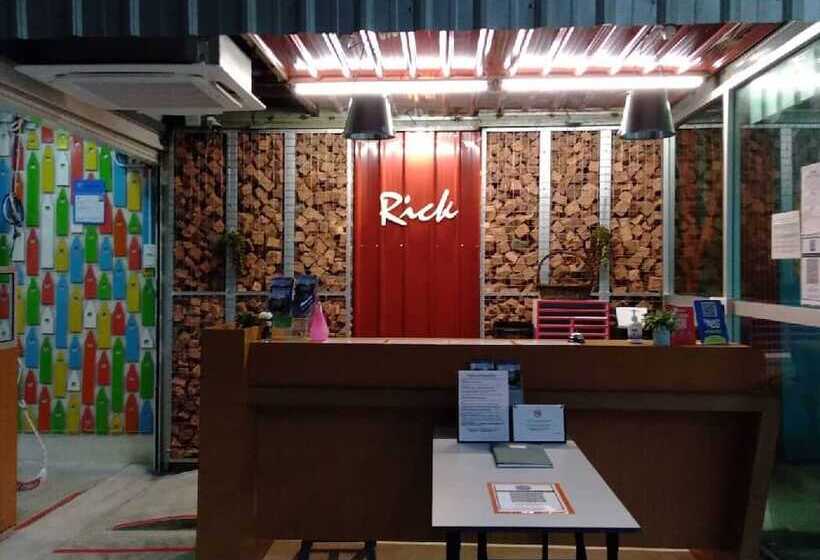 هتل Rick Resort Teluk Intan