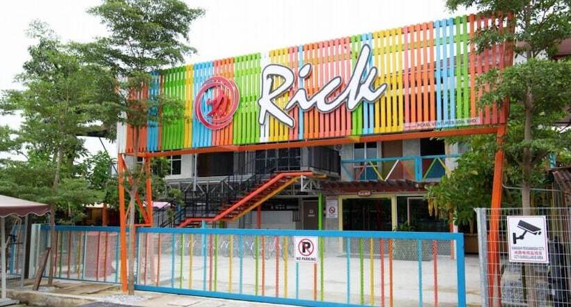 هتل Rick Resort Teluk Intan