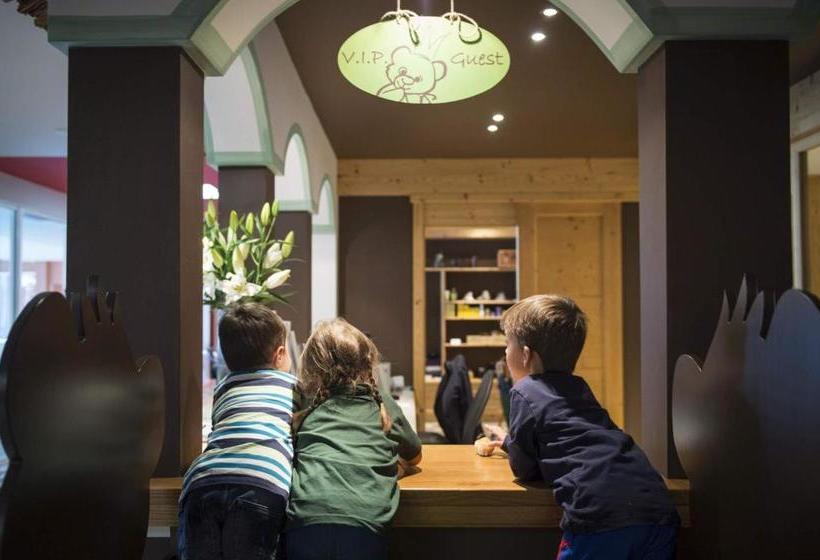 בית מלון כפרי Garberhof Dolomit Family