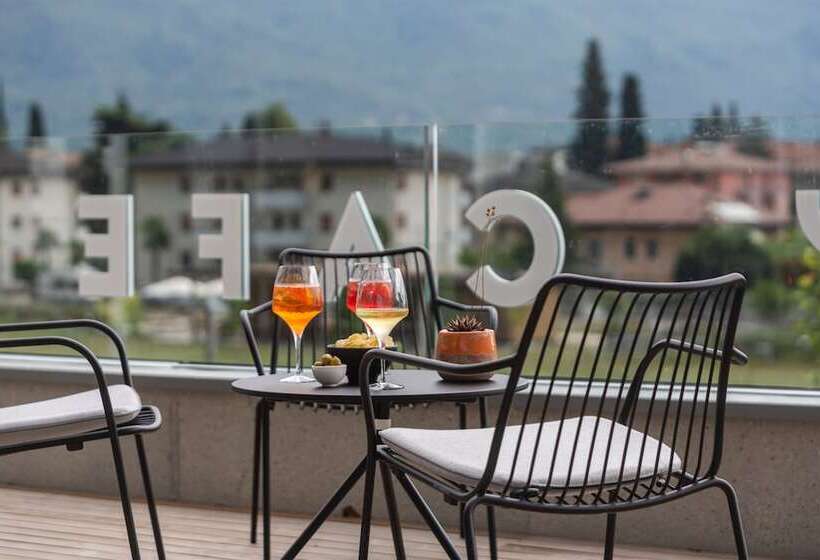 هتل Hoody Active & Happiness