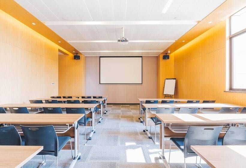Atour Hotel Zibo Liuquan Road