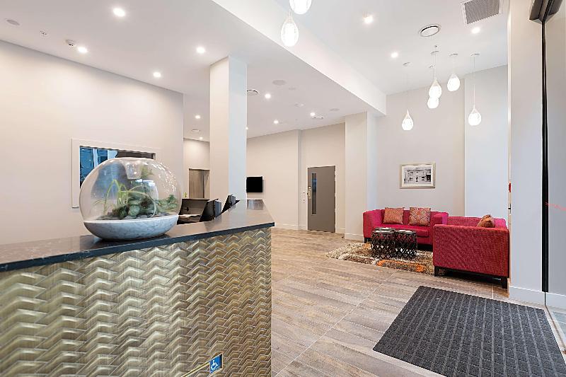 Отель Ramada Suites By Wyndham Victoria Street West