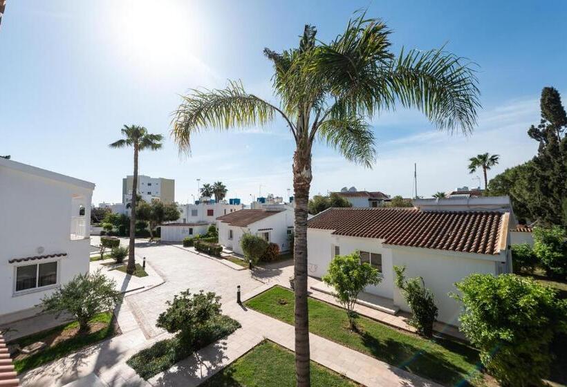 پانسیون Fig Tree Z Holiday Resort
