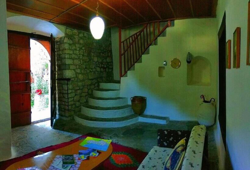 تختخواب و صبحانه Guest House Panorama