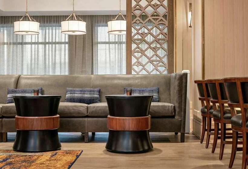 هتل The Harpeth Franklin Downtown, Curio Collection By Hilton