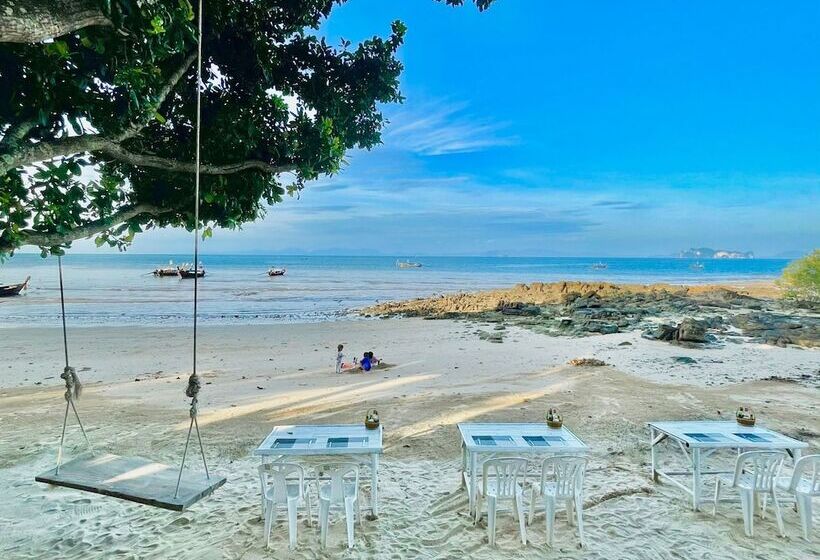 هتل The Parlour Krabi