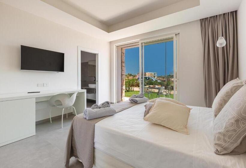 ペンション Perla Saracena Hotel & Restaurant