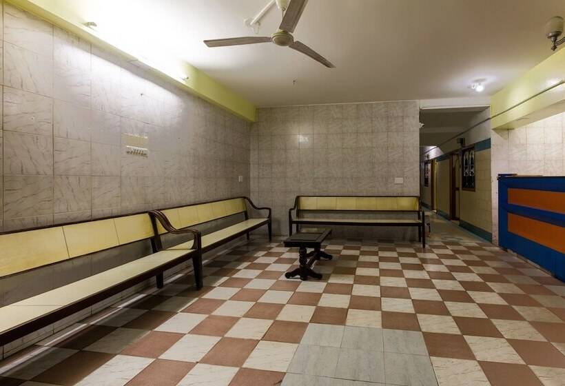 هتل Spot On 45777 Triplicane High Rd