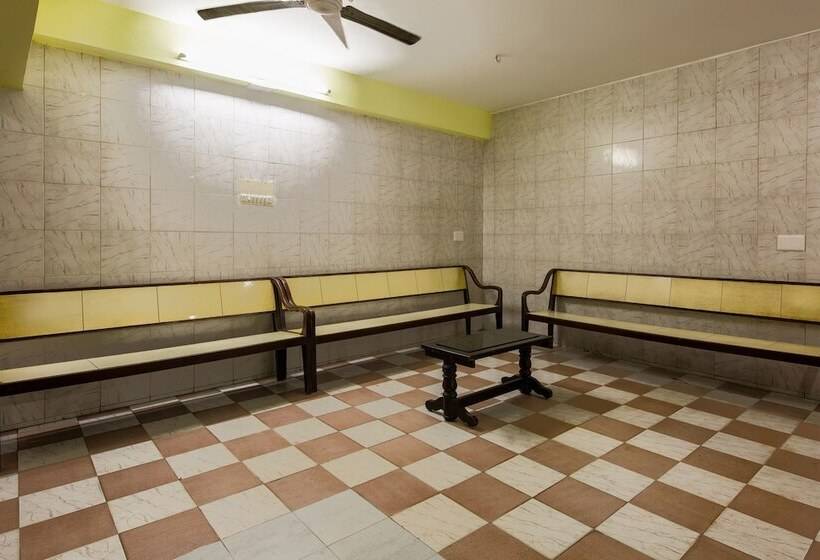 هتل Spot On 45777 Triplicane High Rd