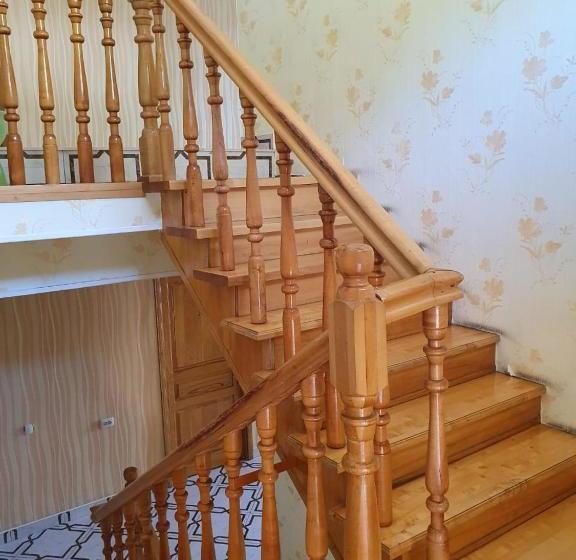 پانسیون ахра