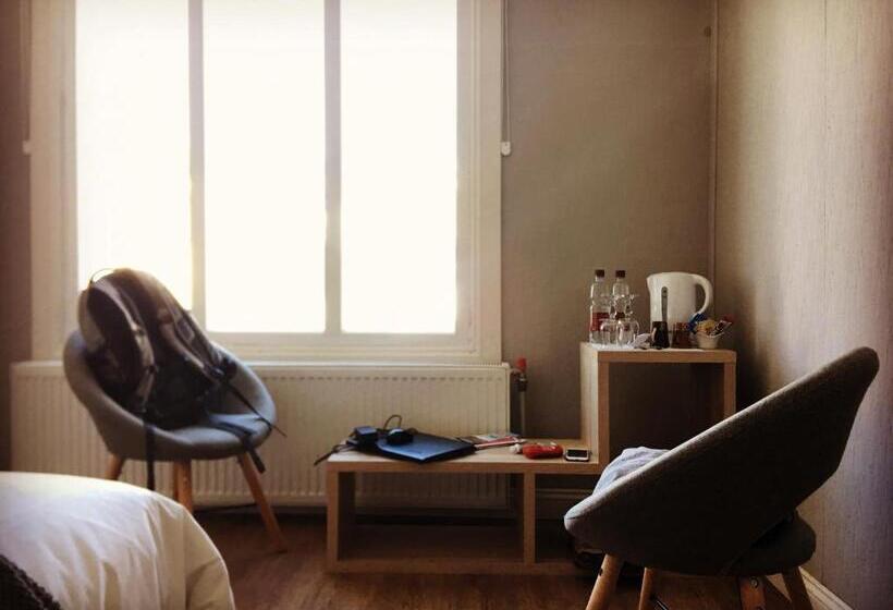 فندق Hostal Boutique Puerta Roja