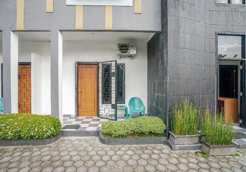 هتل Oyo 1266 Green Palm Syariah