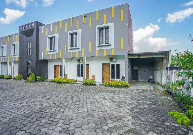 هتل Oyo 1266 Green Palm Syariah