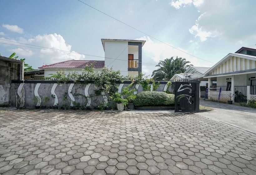 هتل Oyo 1266 Green Palm Syariah