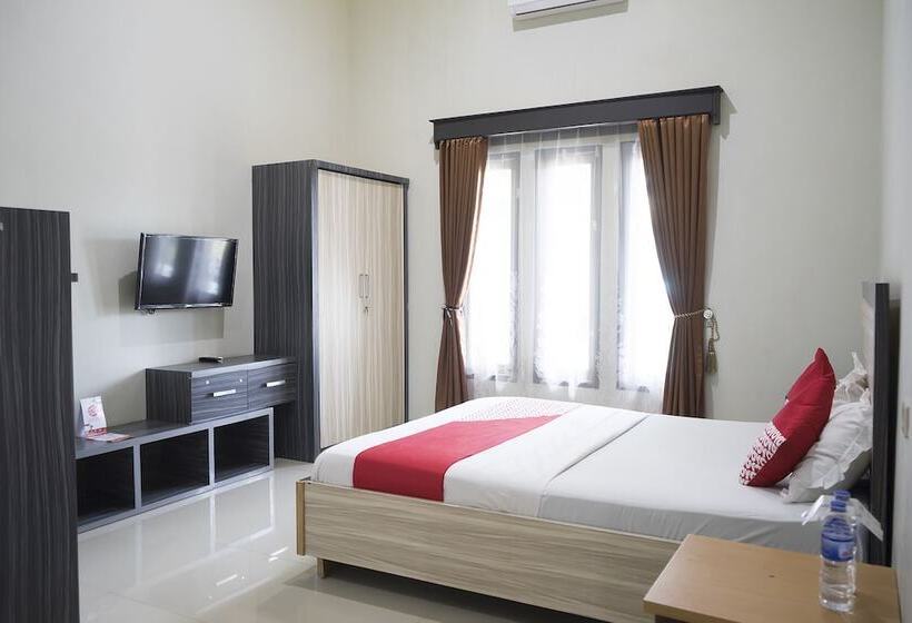هتل Oyo 1283 Guest House Loemajan