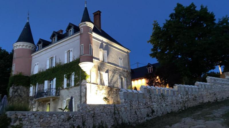 Пансион Chateau De Saintgenix