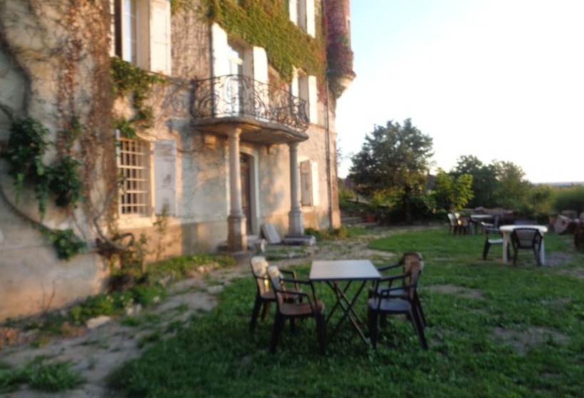 Пансион Chateau De Saintgenix