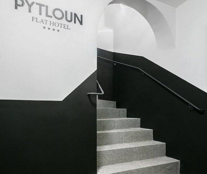 Pytloun Flat