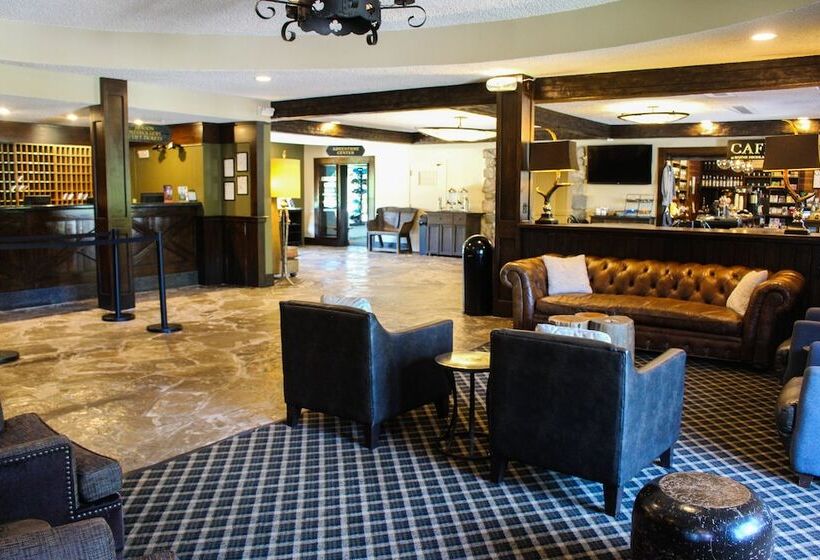 استراحتگاه The Highlands At Harbor Springs