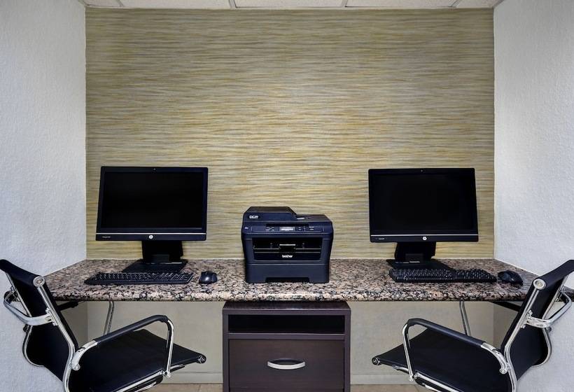 هتل Baymont By Wyndham Houston/westchase
