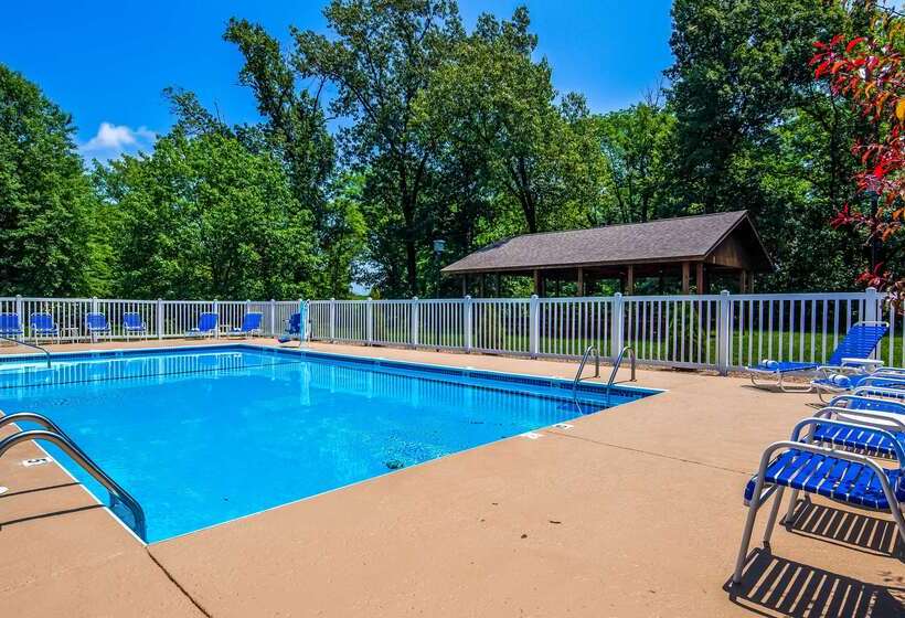 בית מלון כפרי Baymont By Wyndham Chester Il