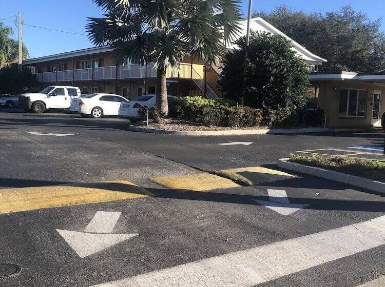 فندق Brandon Motor Lodge