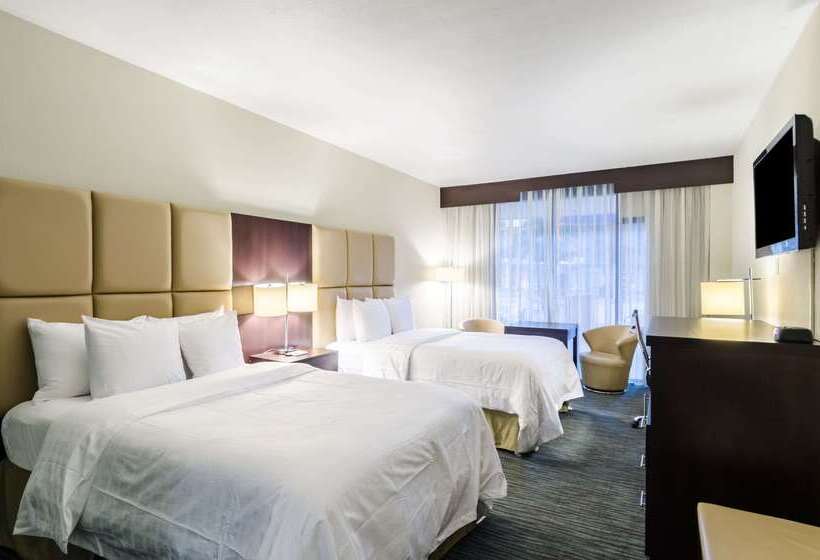 هتل Clarion  And Aqua Lagoon Waterpark