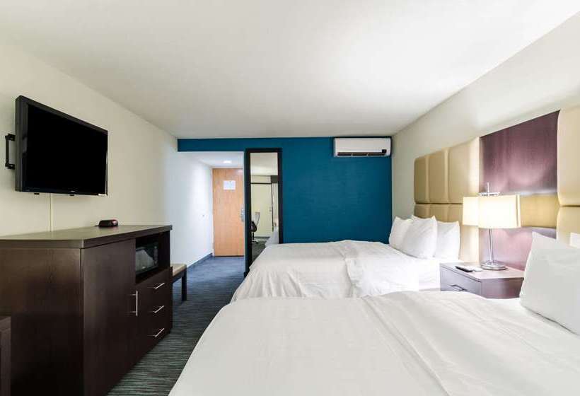 هتل Clarion  And Aqua Lagoon Waterpark