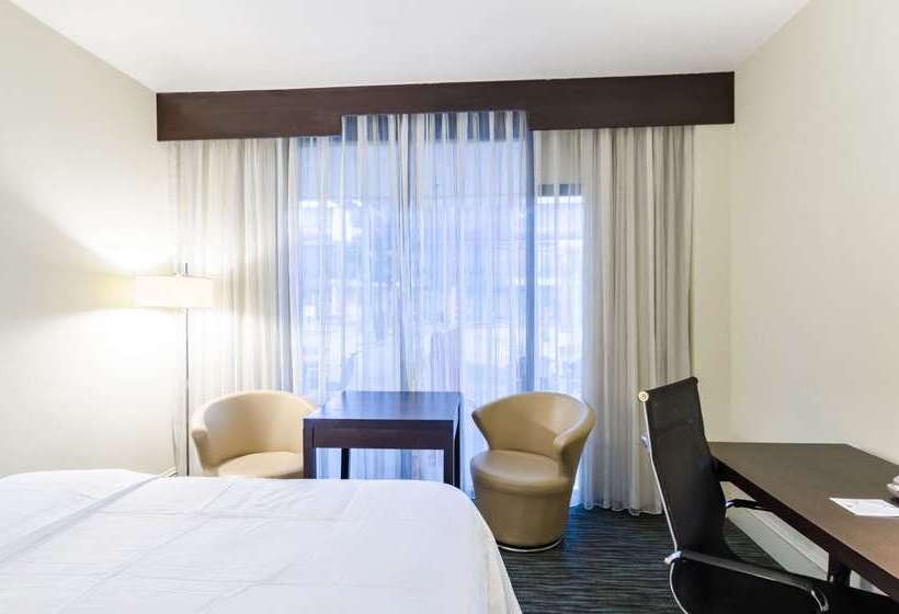 هتل Clarion  And Aqua Lagoon Waterpark