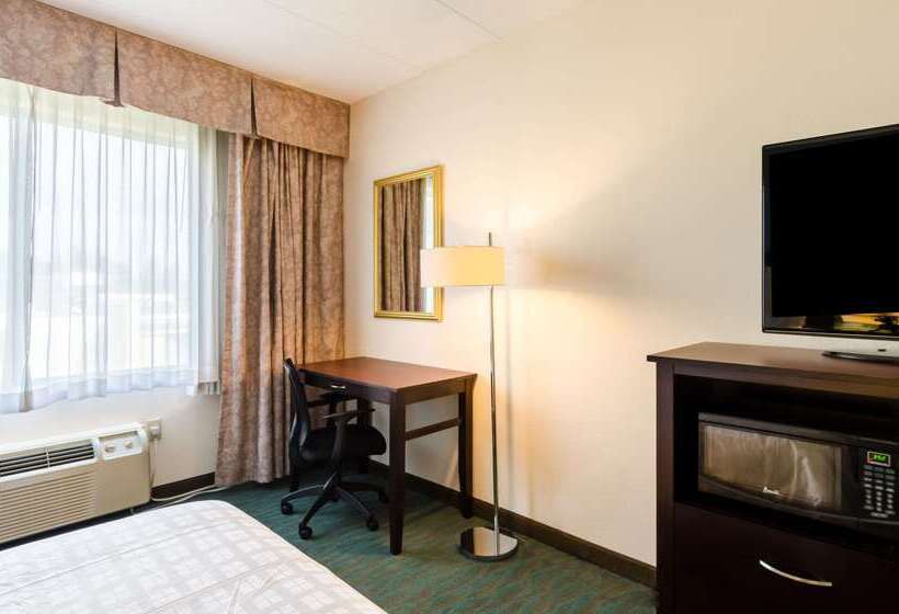 هتل Clarion  And Aqua Lagoon Waterpark