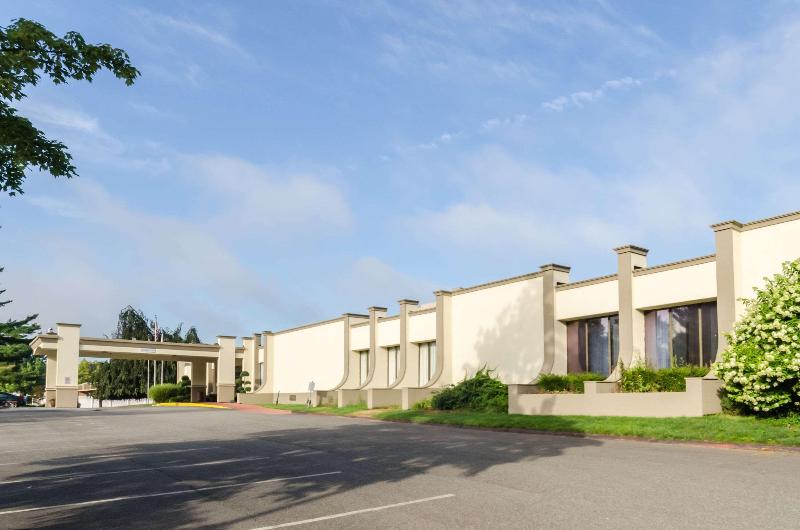 هتل Clarion  And Aqua Lagoon Waterpark