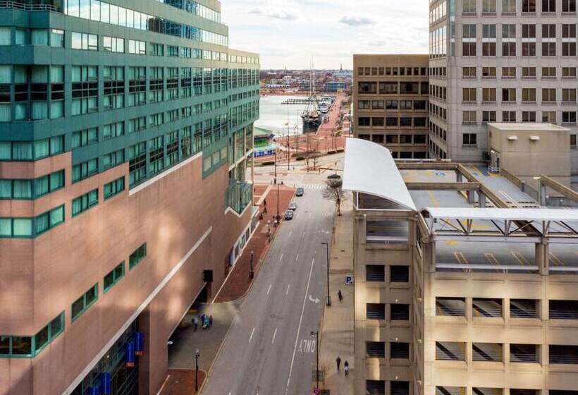 هتل Comfort Inn & Suites Baltimore Inner Harbor