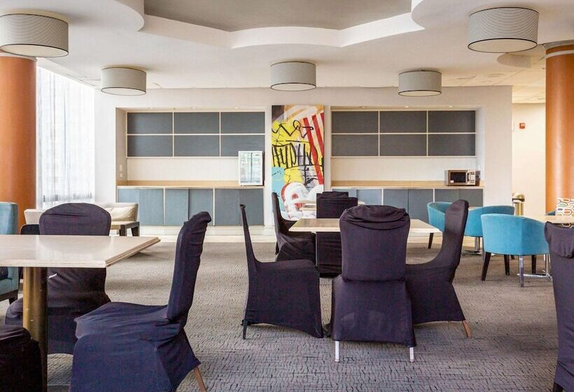 هتل Comfort Inn & Suites Baltimore Inner Harbor