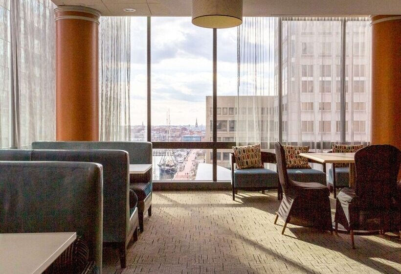 هتل Comfort Inn & Suites Baltimore Inner Harbor