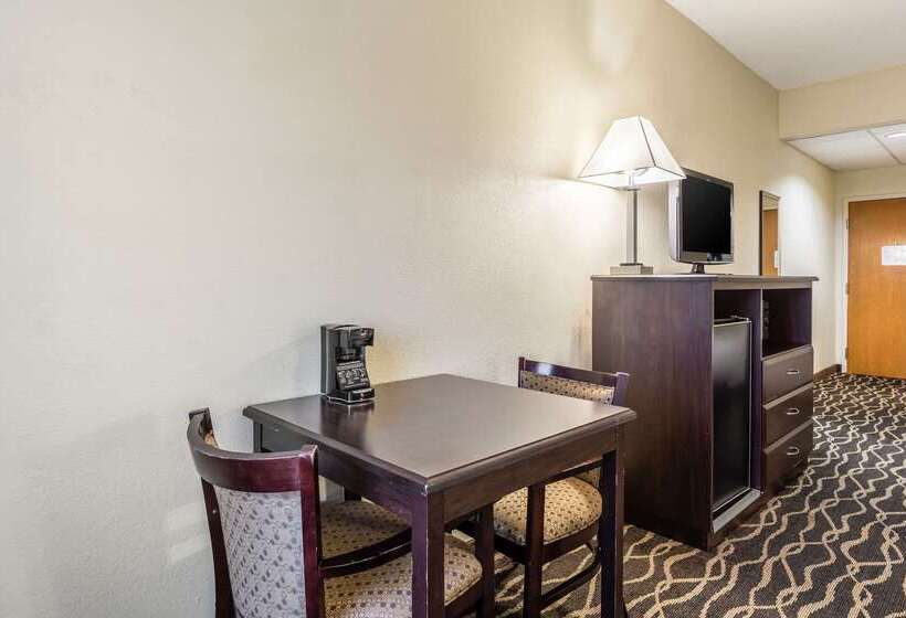 فندق Quality Inn & Suites Southport