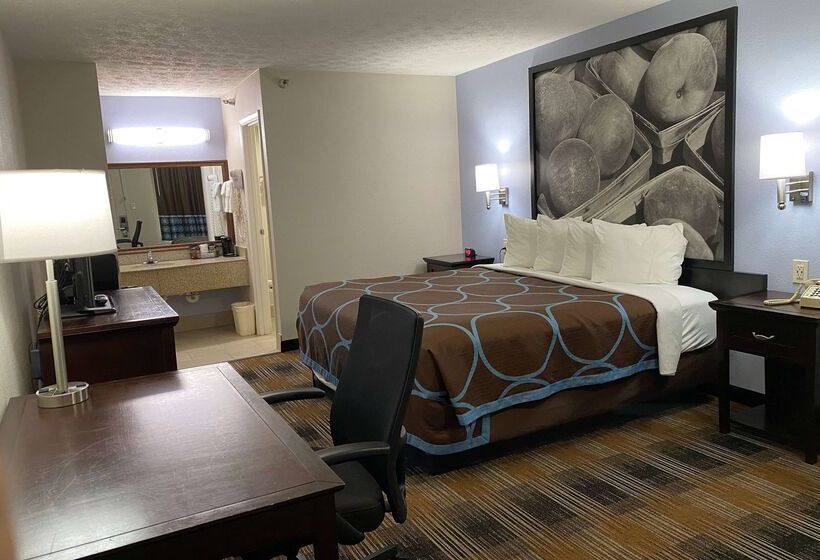 فندق Super 8 By Wyndham Covington