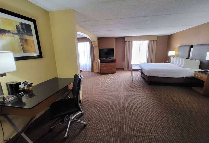 هتل Wingate By Wyndham Greensboro Coliseum