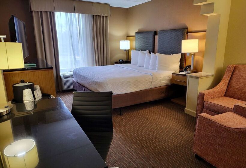 هتل Wingate By Wyndham Greensboro Coliseum