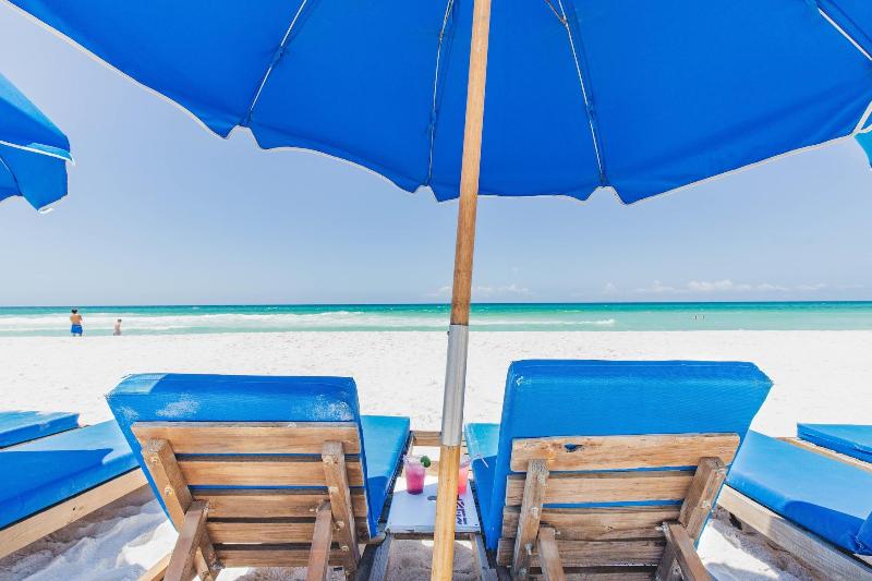 מוטל Bikini Beach Resort