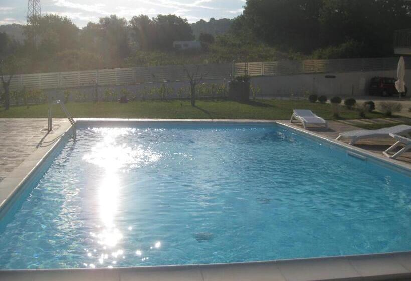 مبيت وإفطار Le Torri Del Cilento