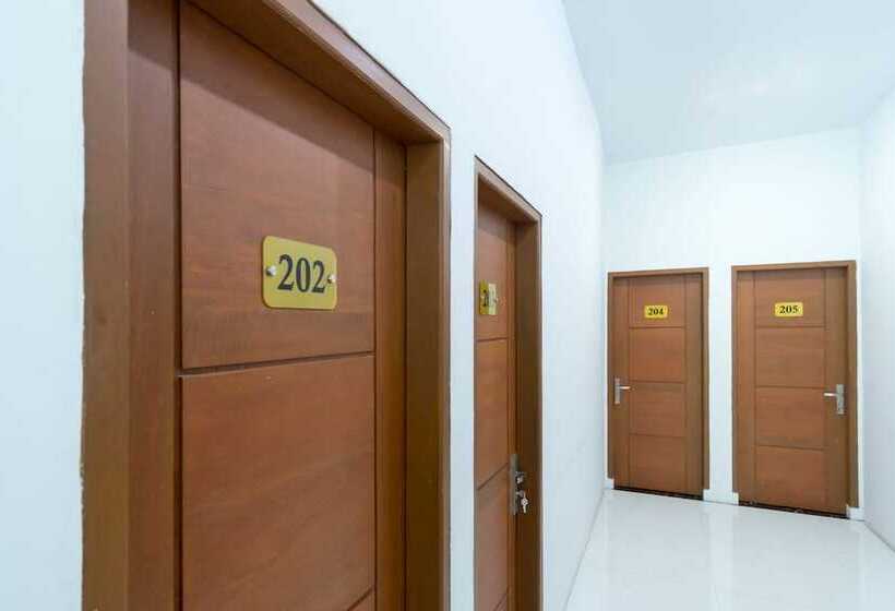 هتل Oyo 839 Royal Residence