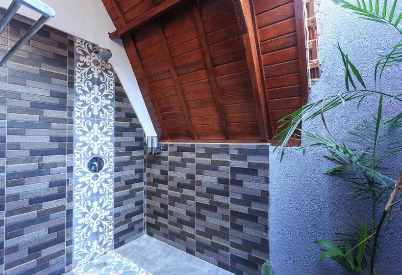 پانسیون Tanjung Lima Villas Labuan Bajo