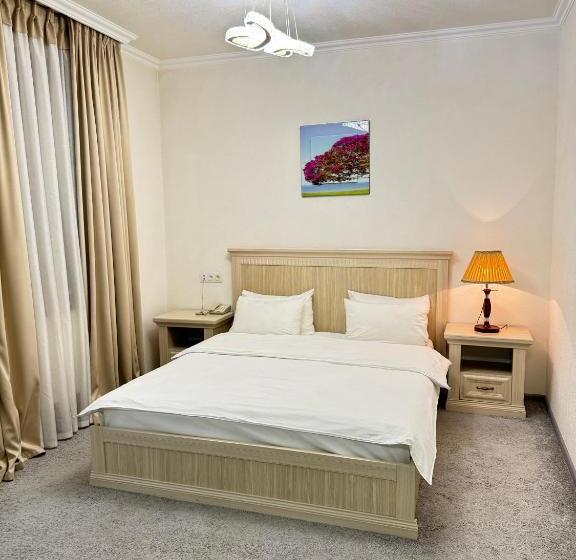 فندق Alexander
