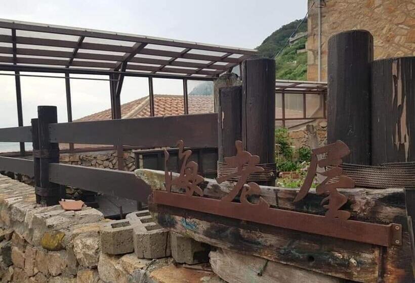 پانسیون Eternal Seaside House