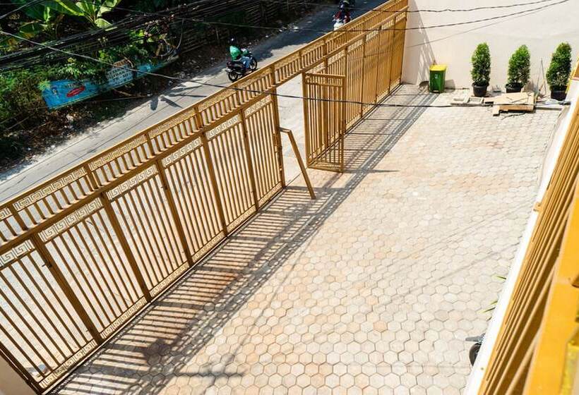 پانسیون Reddoorz Near Cipinang Indah Mall