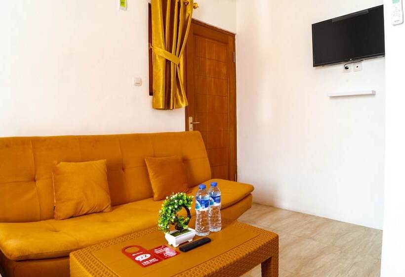 پانسیون Reddoorz Near Cipinang Indah Mall