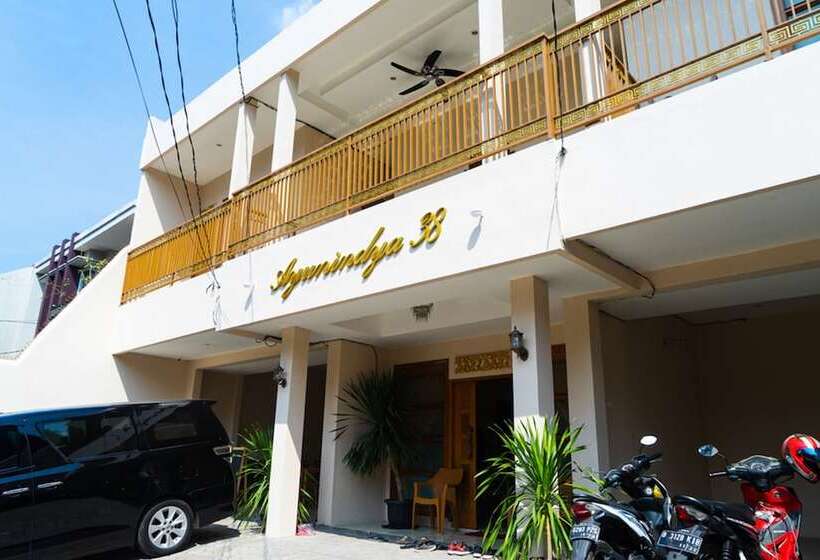 پانسیون Reddoorz Near Cipinang Indah Mall