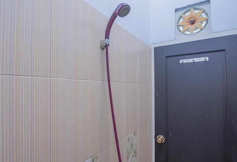 پانسیون Reddoorz Syariah Near Ramayana Mall Tarakan